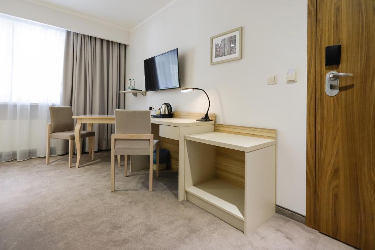 Poznan West Hotel - Airport Экстерьер фото