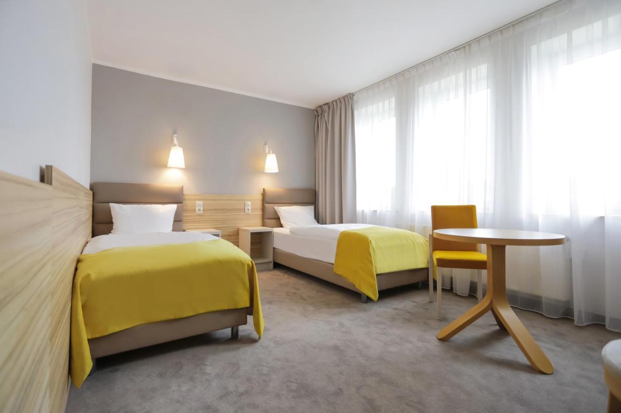 Poznan West Hotel - Airport Экстерьер фото