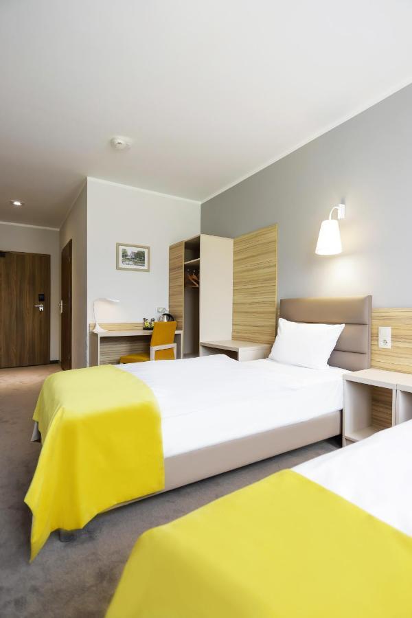Poznan West Hotel - Airport Экстерьер фото