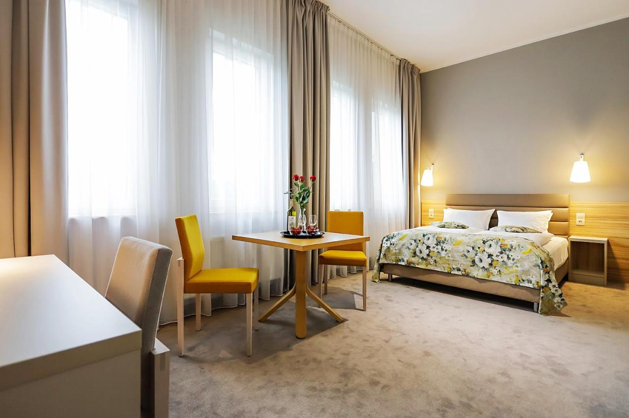 Poznan West Hotel - Airport Экстерьер фото