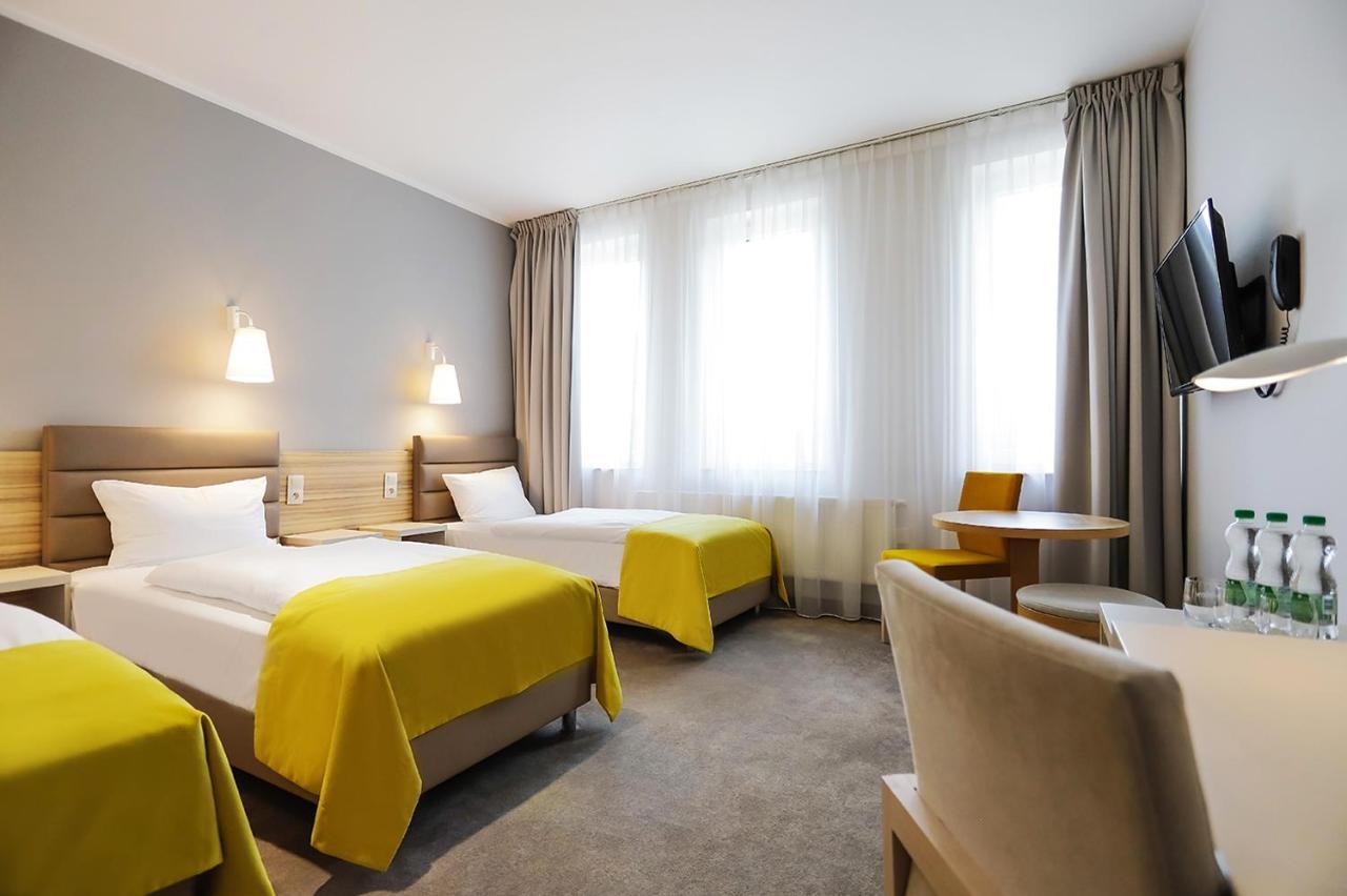 Poznan West Hotel - Airport Экстерьер фото