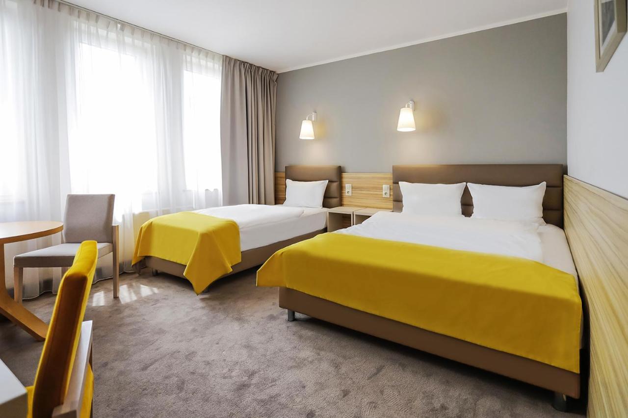 Poznan West Hotel - Airport Экстерьер фото