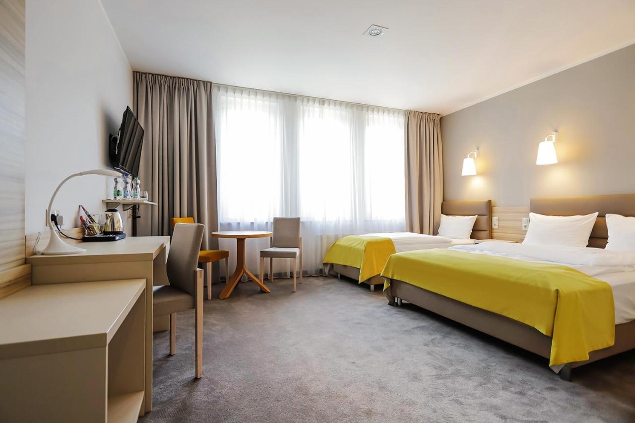 Poznan West Hotel - Airport Экстерьер фото